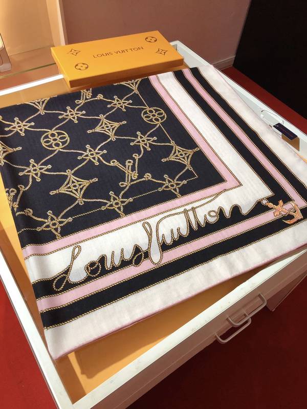 Louis Vuitton Scarf LVC00571